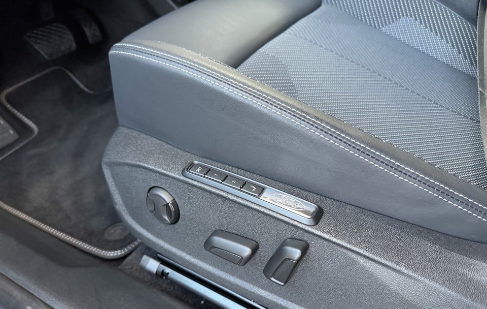 Ford Explorer 82 Select Extended Range 5d