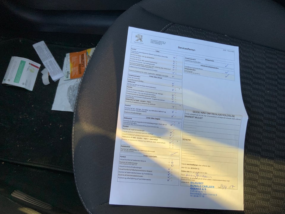 Peugeot 208 1,2 VTi 82 Allure Sky 5d