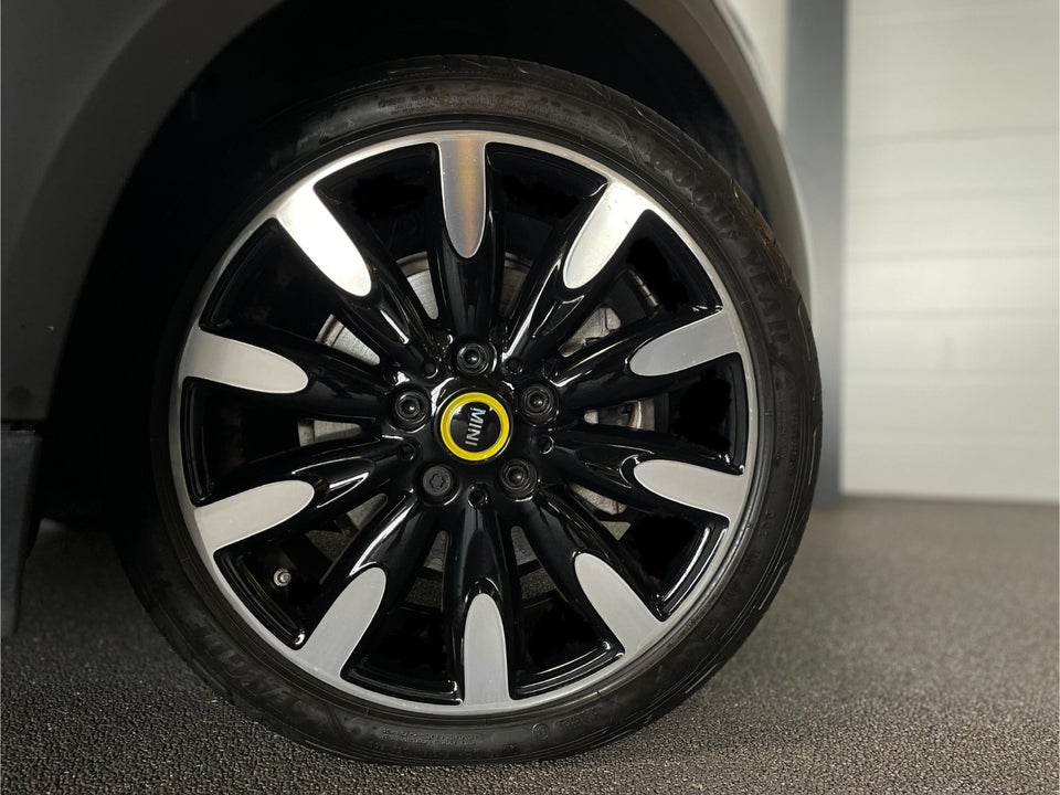 MINI Cooper SE Yours Trim 3d