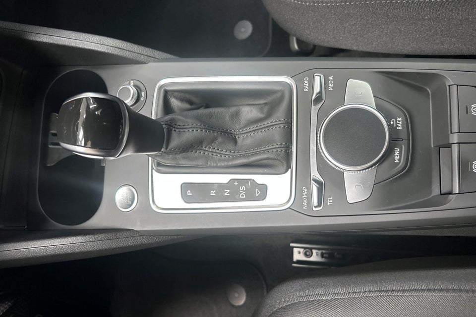 Audi Q2 35 TFSi Prestige S-tr. 5d