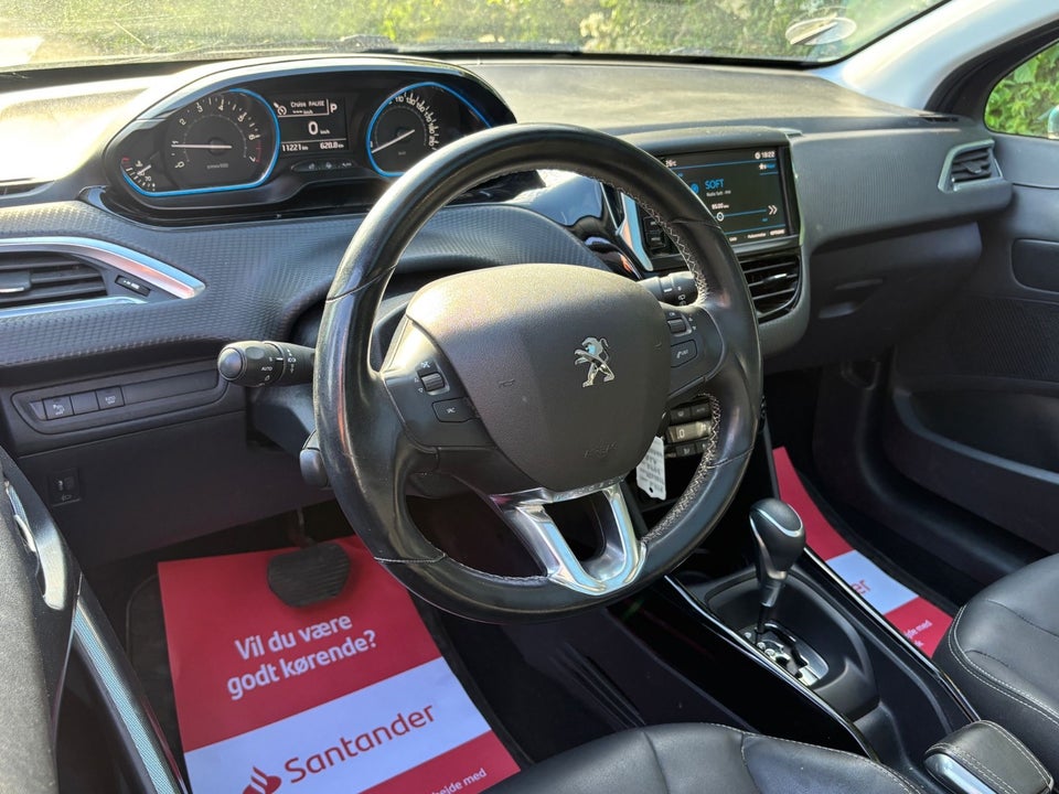 Peugeot 2008 1,2 PureTech 110 Allure Sky EAT6 5d