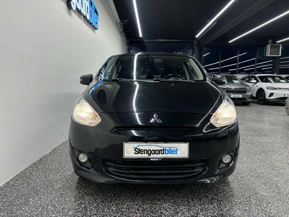 Mitsubishi Space Star 1,2 Black & White CVT 5d