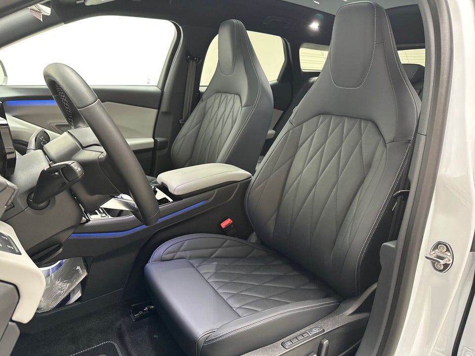 Ford Explorer 82 Premium Extended Range 5d