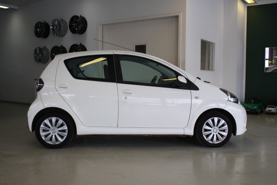 Toyota Aygo 1,0 VVT-i T2 5d