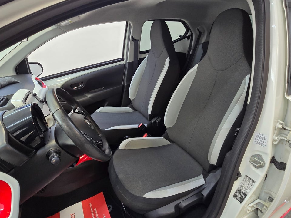 Toyota Aygo 1,0 VVT-i x-pression 5d