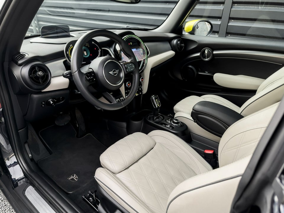 MINI Cooper SE Younique Trim 3d