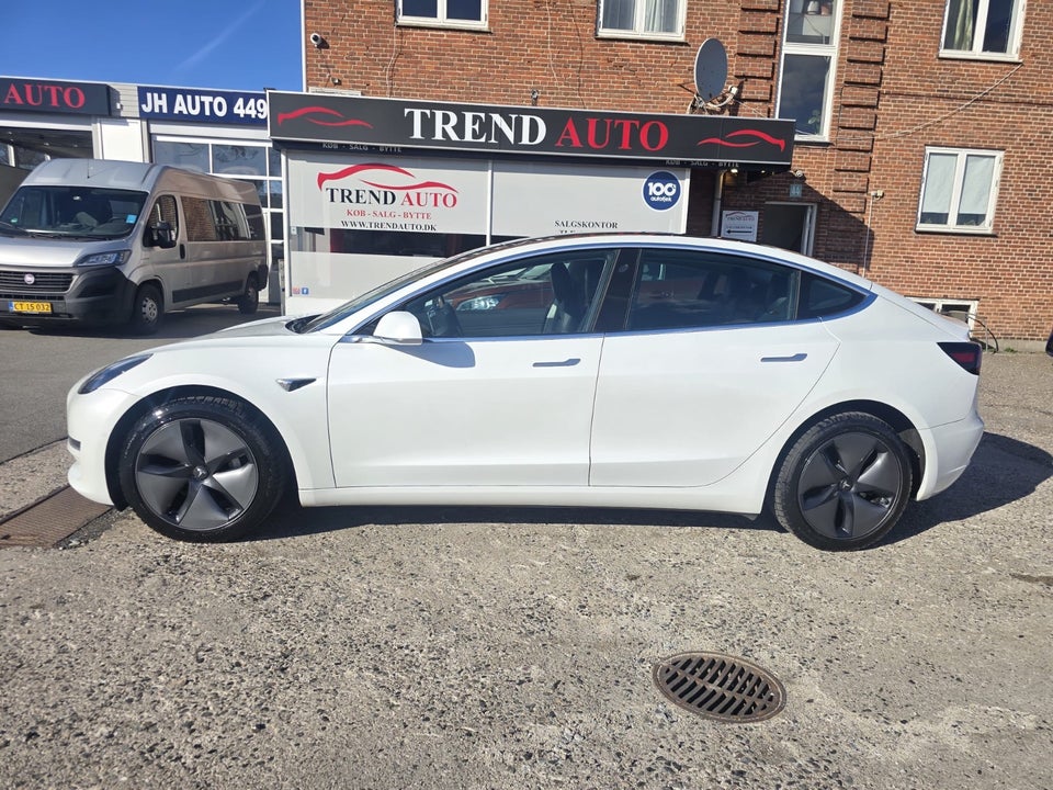 Tesla Model 3 Standard Range+ RWD 4d