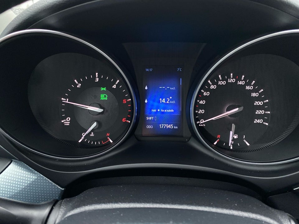 Toyota Avensis 2,0 D-4D T2 Touring Sports 5d