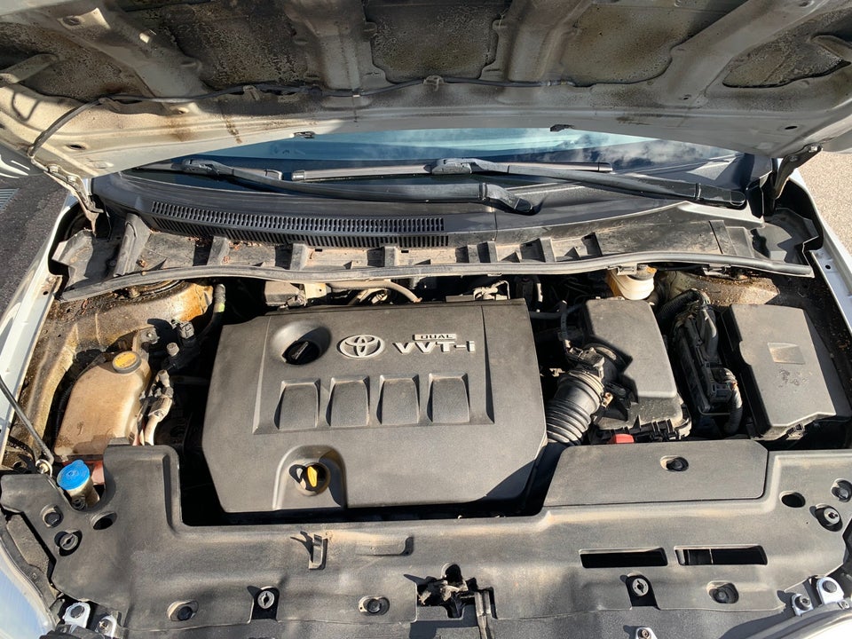 Toyota Corolla 1,6 Luna 4d