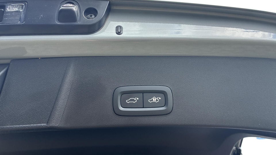 Volvo EX40 Extended Range Plus 5d