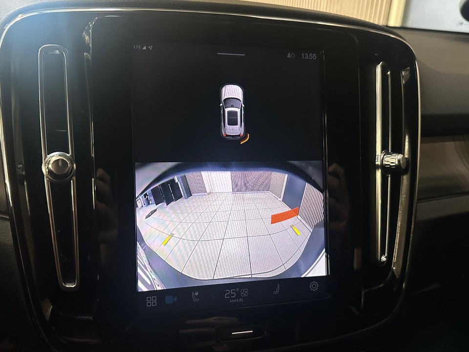 Volvo XC40 ReCharge Extended Range Plus 5d