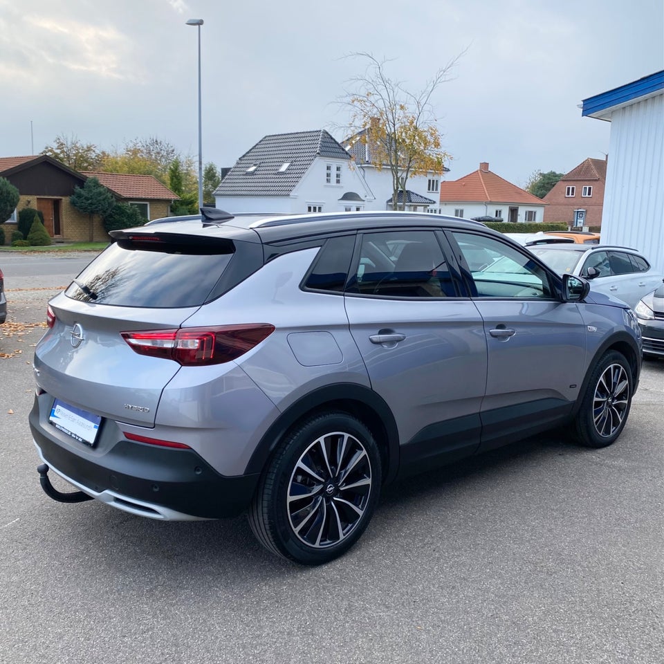 Opel Grandland X 1,6 Hybrid Cosmo Prestige aut. 5d