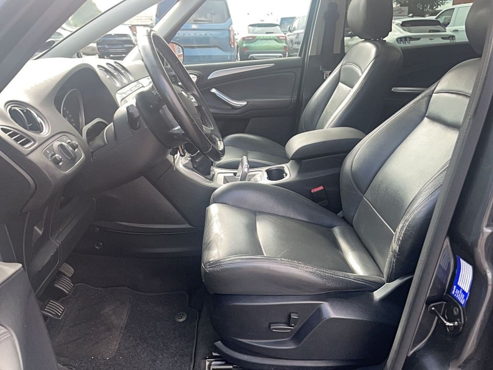 Ford S-MAX 2,0 Ambiente 5d