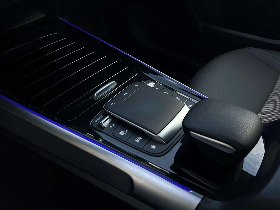 Mercedes EQB250 Electric Art 5d