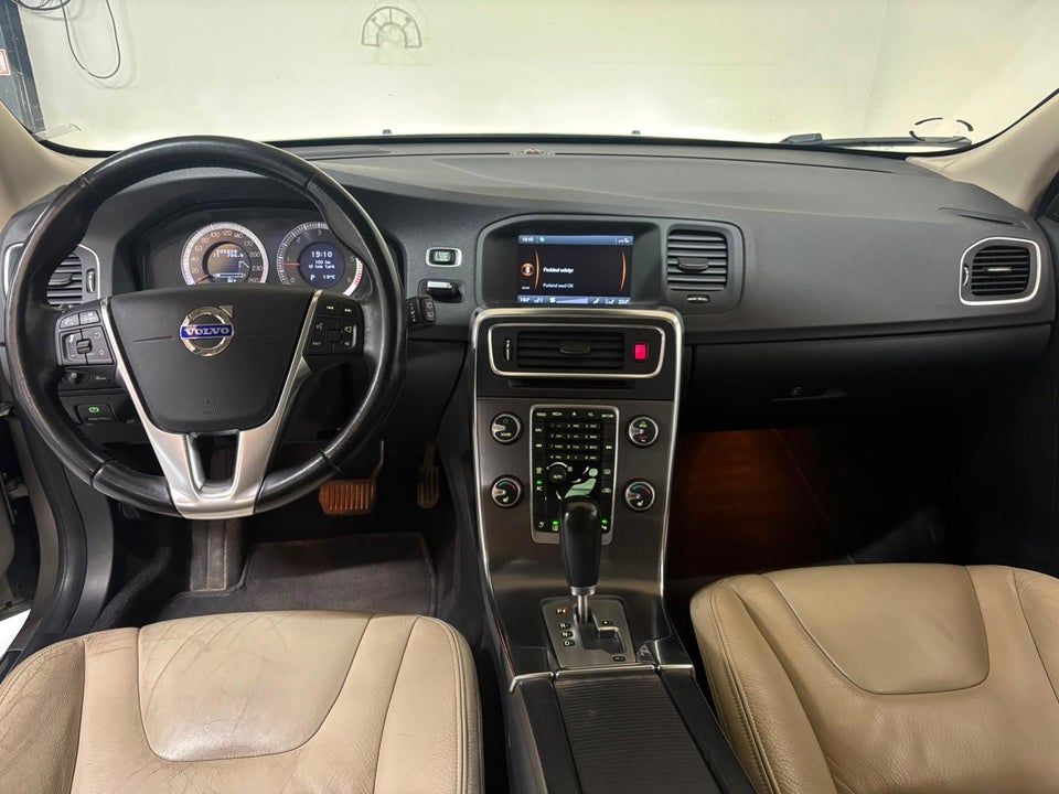 Volvo V60 2,0 D3 163 Summum aut. 5d