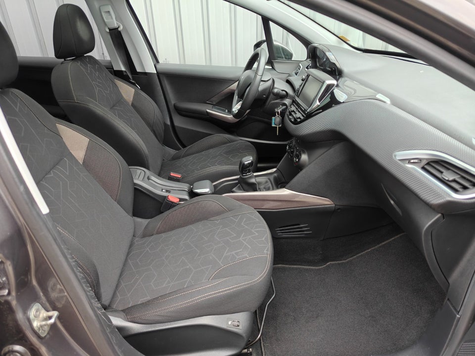 Peugeot 2008 1,2 VTi 82 Active Sky 5d