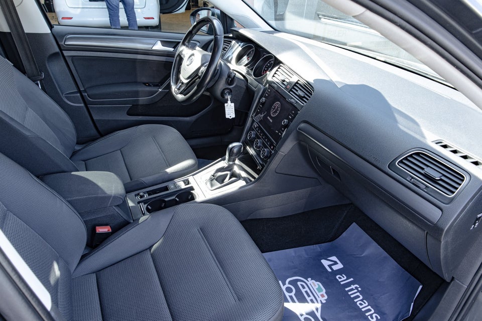 VW Golf VII 1,6 TDi 115 Comfortline Variant DSG 5d