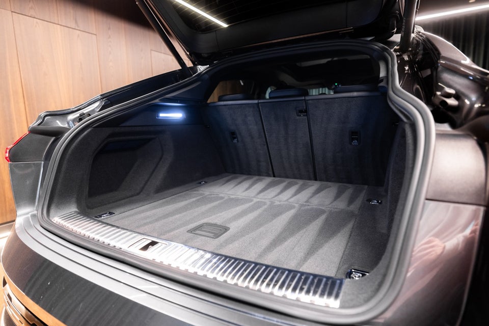 Audi Q8 e-tron 55 S-line Sportback quattro 5d