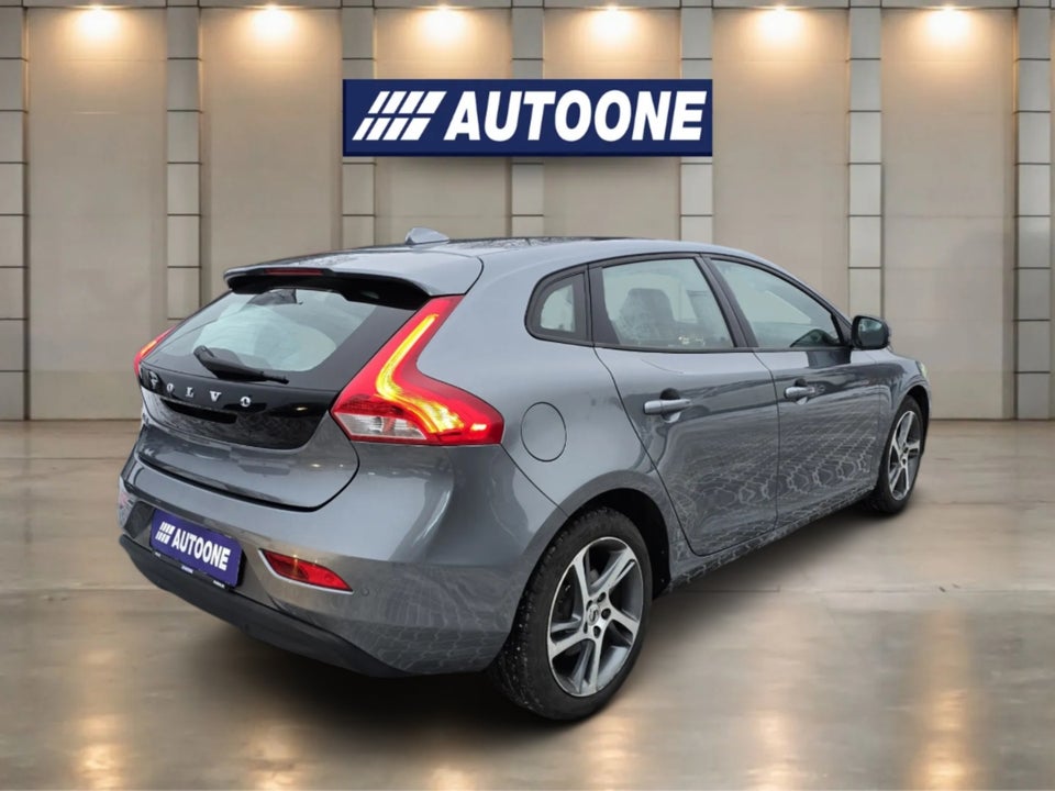 Volvo V40 2,0 D2 120 Momentum 5d