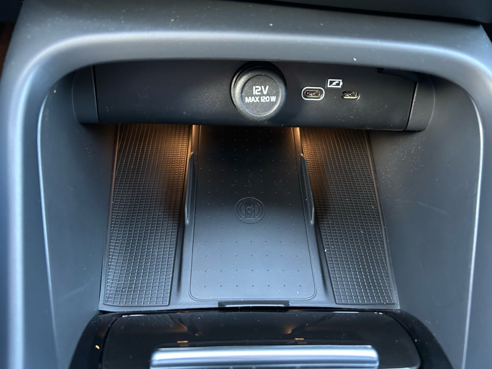 Volvo XC40 ReCharge Extended Range Plus 5d