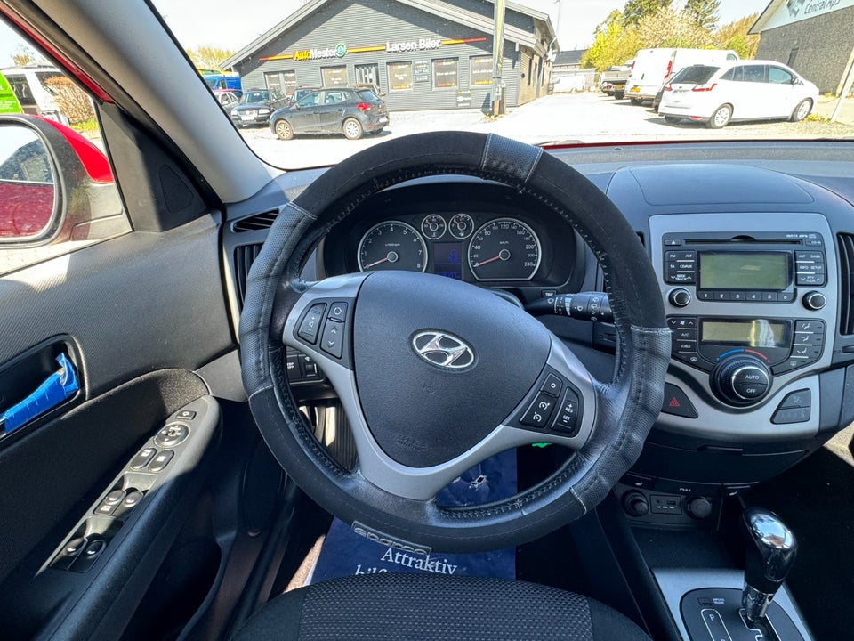 Hyundai i30 1,6 CVVT Comfort aut. 5d
