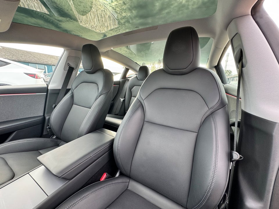 Tesla Model 3 RWD 4d