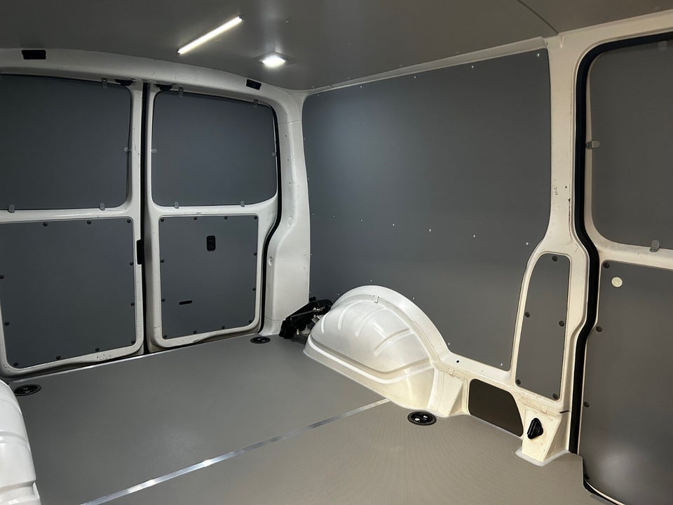 VW Transporter 2,0 TDi 150 Kassevogn DSG lang