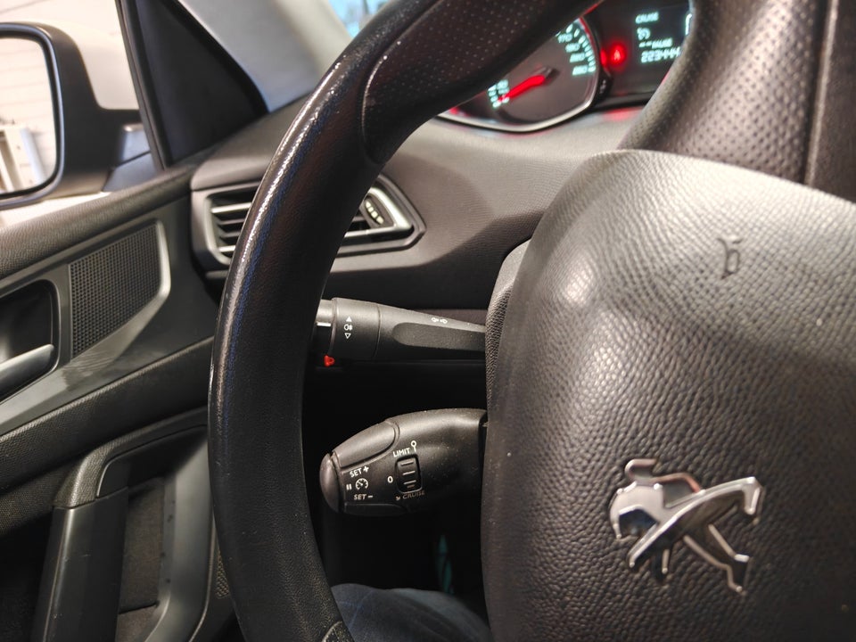 Peugeot 308 1,2 VTi 82 Active 5d