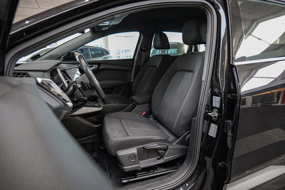 Audi Q4 e-tron 40 S-line 5d