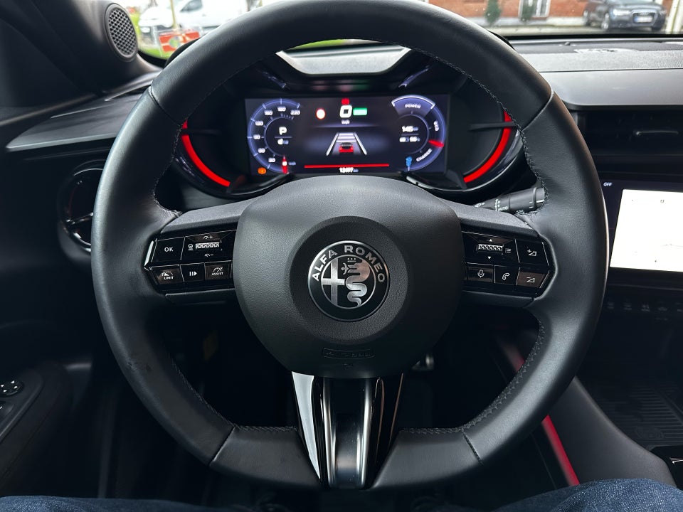 Alfa Romeo Junior Elettrica Veloce 5d