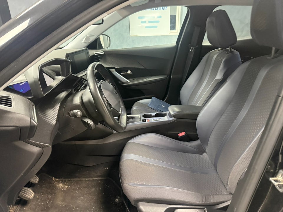 Peugeot 2008 1,5 BlueHDi 100 Allure Pack Van 5d