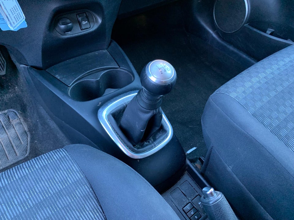 Toyota Yaris 1,0 VVT-i T1 5d