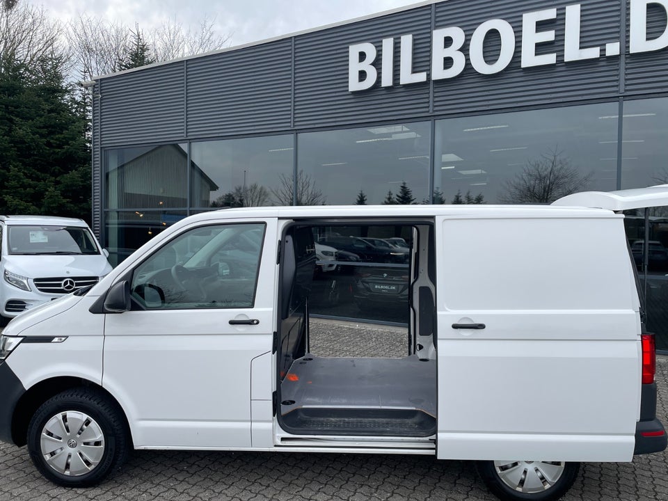 VW Transporter 2,0 TDi 150 Kassevogn DSG kort