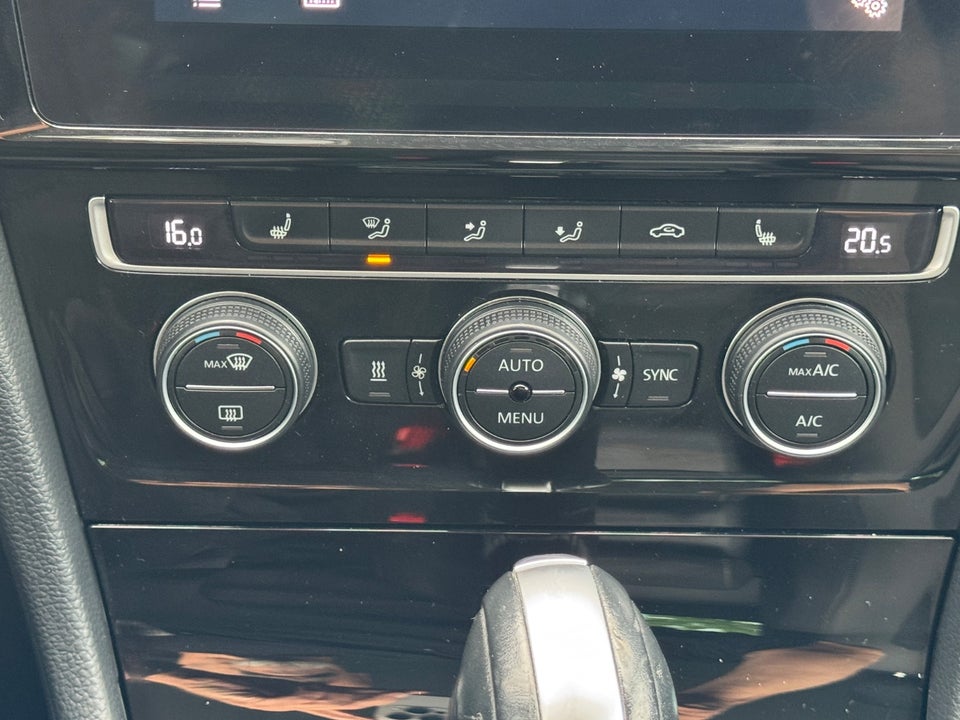 VW Golf VII 2,0 TDi 150 Highline Variant DSG Van 5d