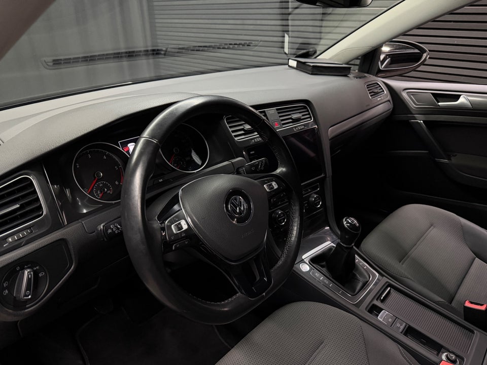 VW Golf VII 1,6 TDi 115 Comfortline Variant 5d