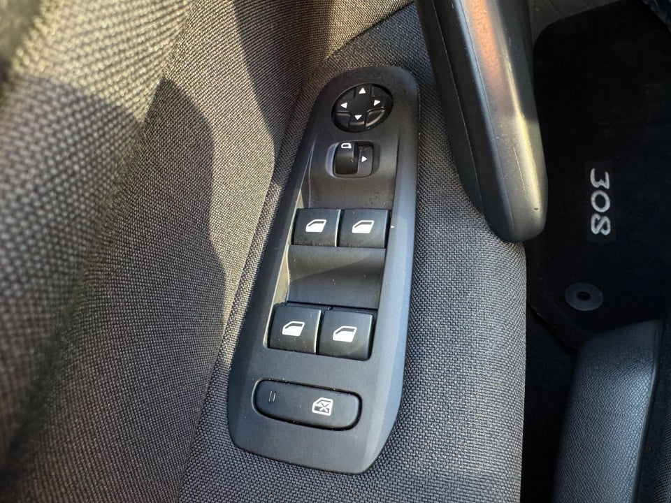 Peugeot 308 1,6 BlueHDi 120 Active 5d