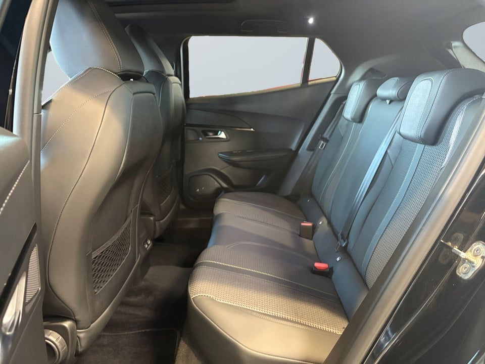Peugeot e-2008 50 GT Sky 5d