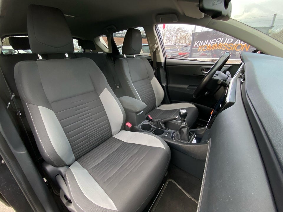 Toyota Auris 1,2 T T2 Style 5d