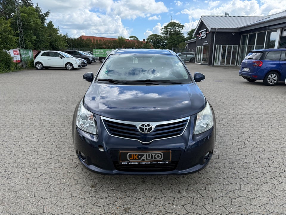 Toyota Avensis 1,6 VVT-i T1 stc. 5d