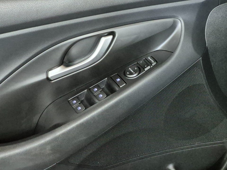 Hyundai i30 1,6 CRDi 110 Trend DCT 5d