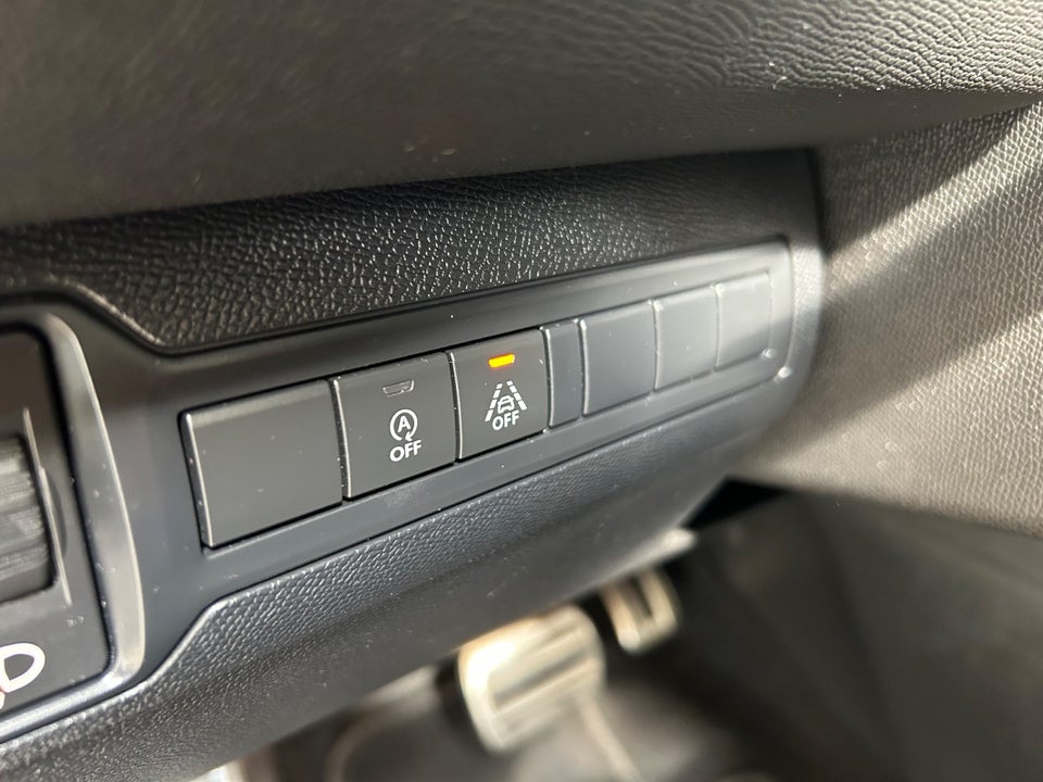 Peugeot 308 1,5 BlueHDi 130 Selection Sky SW EAT6 5d