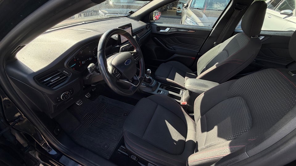 Ford Focus 1,0 EcoBoost ST-Line 5d