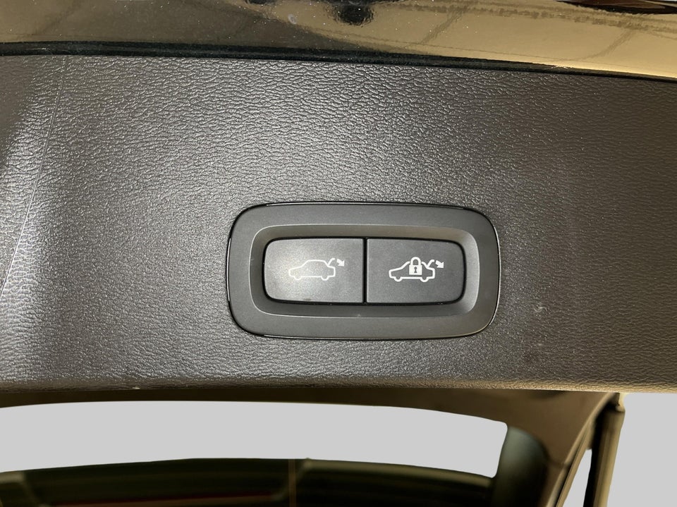 Volvo XC40 ReCharge Extended Range Ultimate 5d