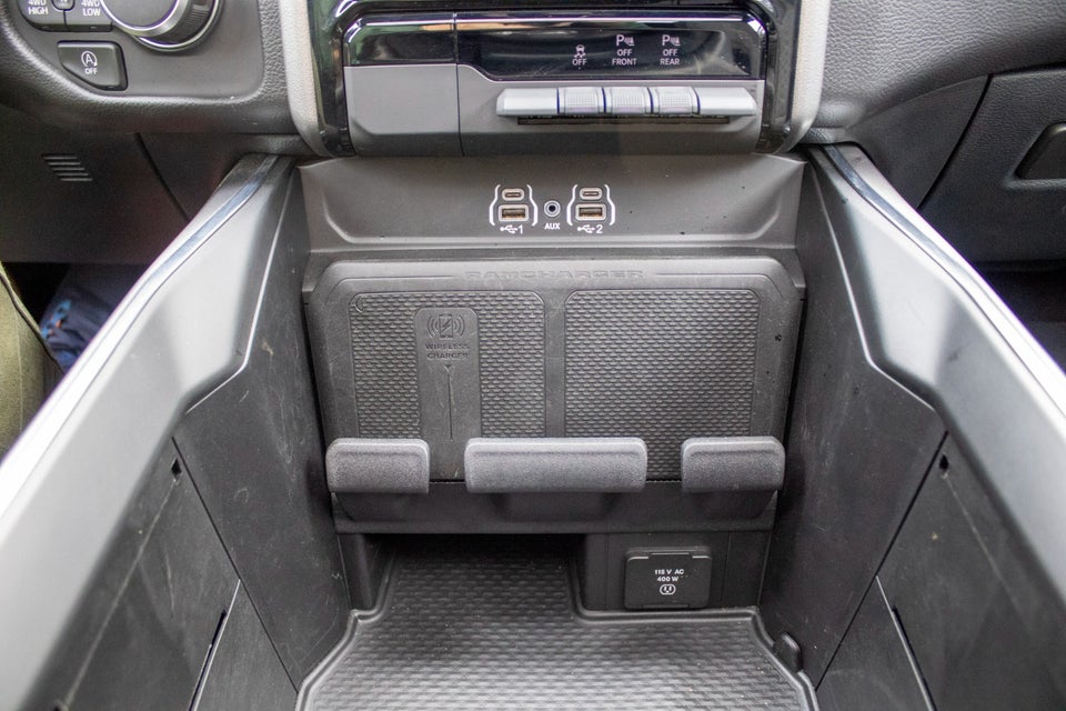 Dodge RAM 1500 3,0 Big Horn Night aut. 4d