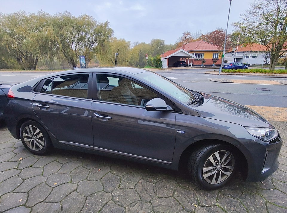 Hyundai Ioniq 1,6 PHEV Premium DCT 5d