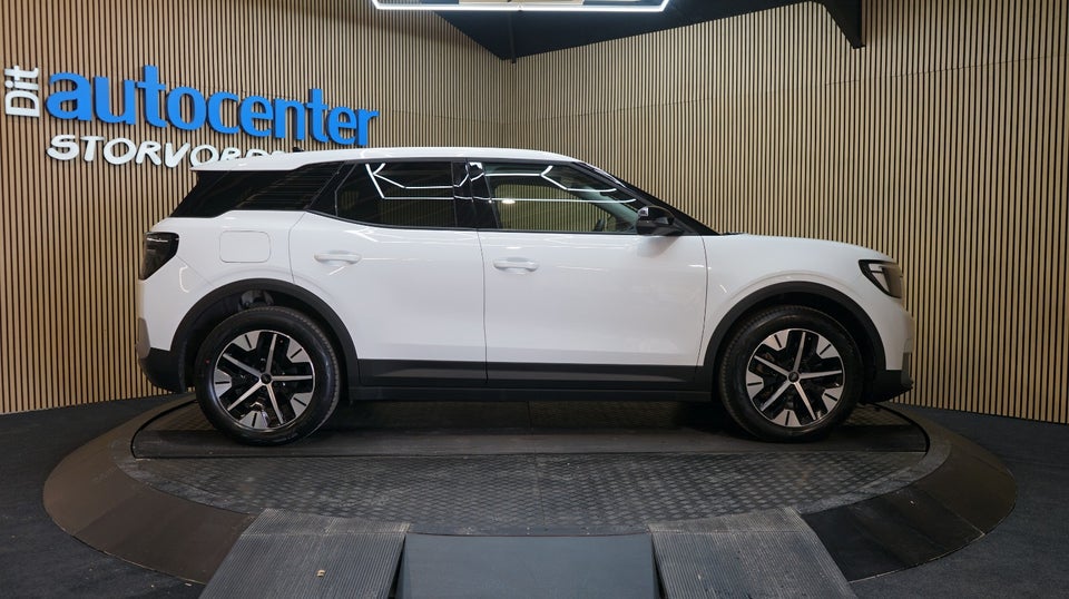 Ford Explorer 79 Select Extended Range AWD 5d