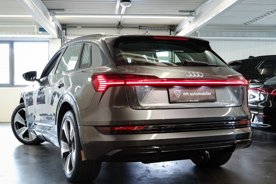 Audi e-tron 55 S-line quattro 5d