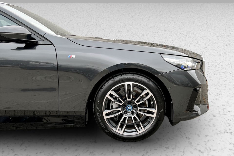 BMW i5 eDrive40 M-Sport 4d