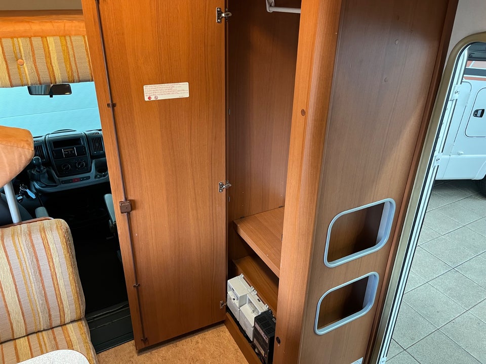 Elnagh Duke 2,2 46 2d