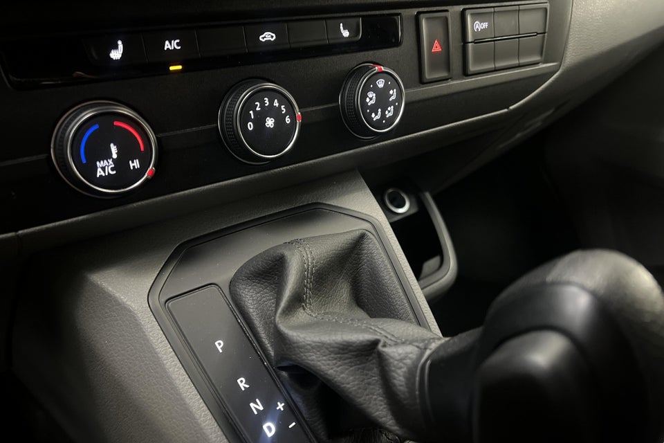 VW Transporter 2,0 TDi 150 Kassevogn DSG kort